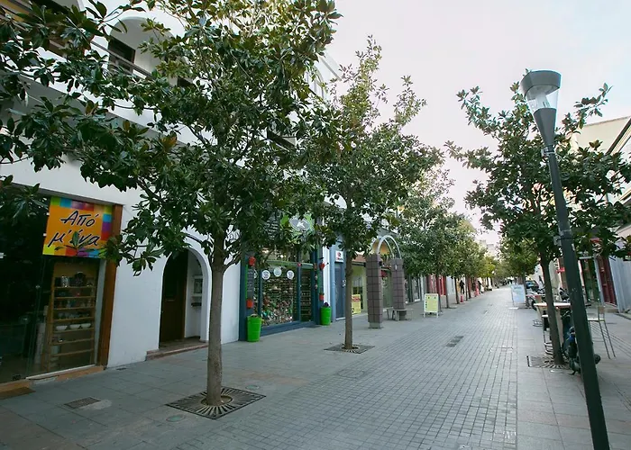 Classic 2 Bedroom Apartment Next To Metro - Marousi